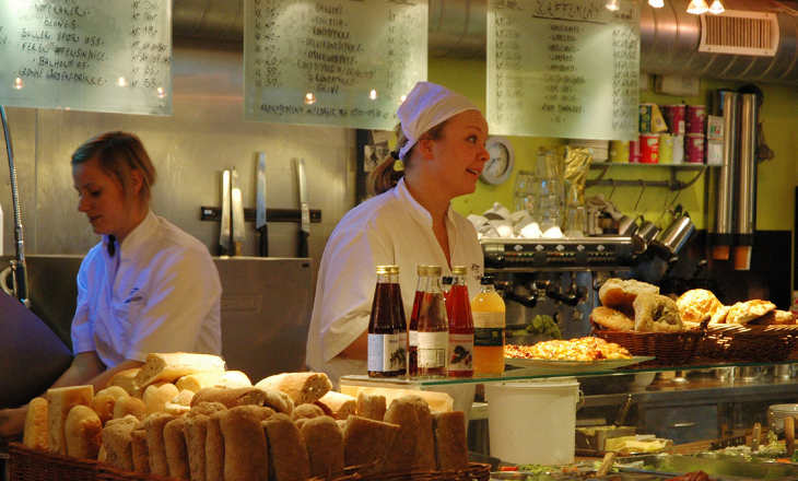 Spar over 7000 kroner i skatt på sommerjobben